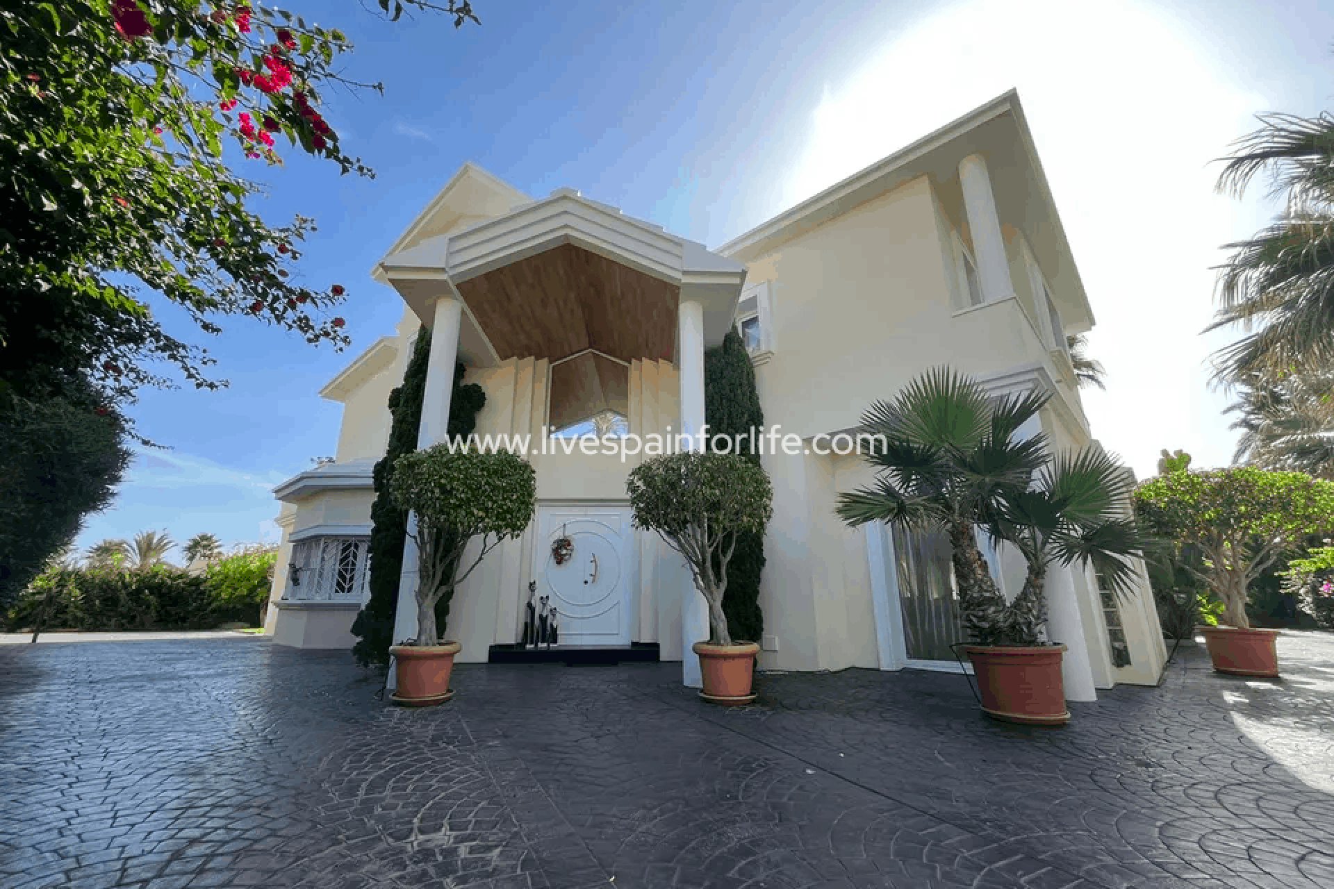 Herverkoop - Villa (alleenstaand) -
Cabo Roig