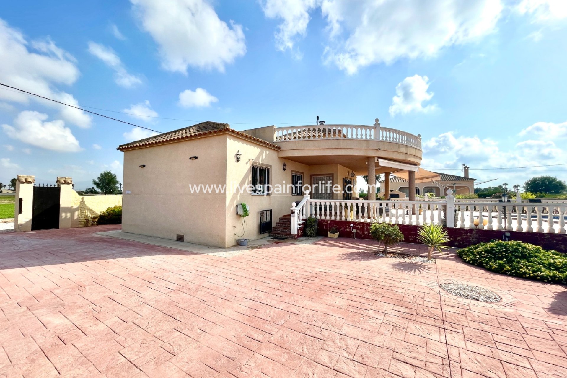 Herverkoop - Villa (alleenstaand) -
Catral
