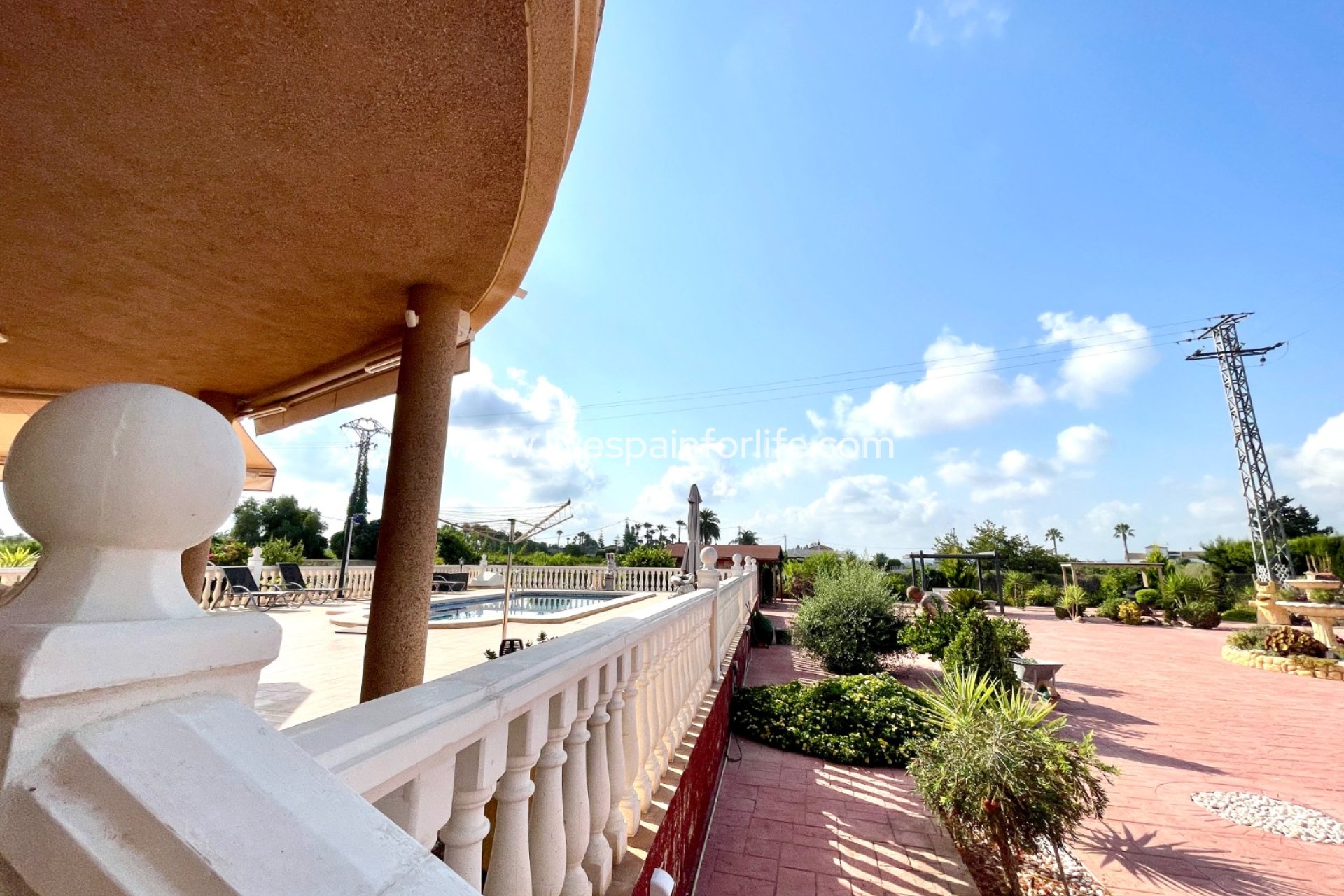 Herverkoop - Villa (alleenstaand) -
Catral
