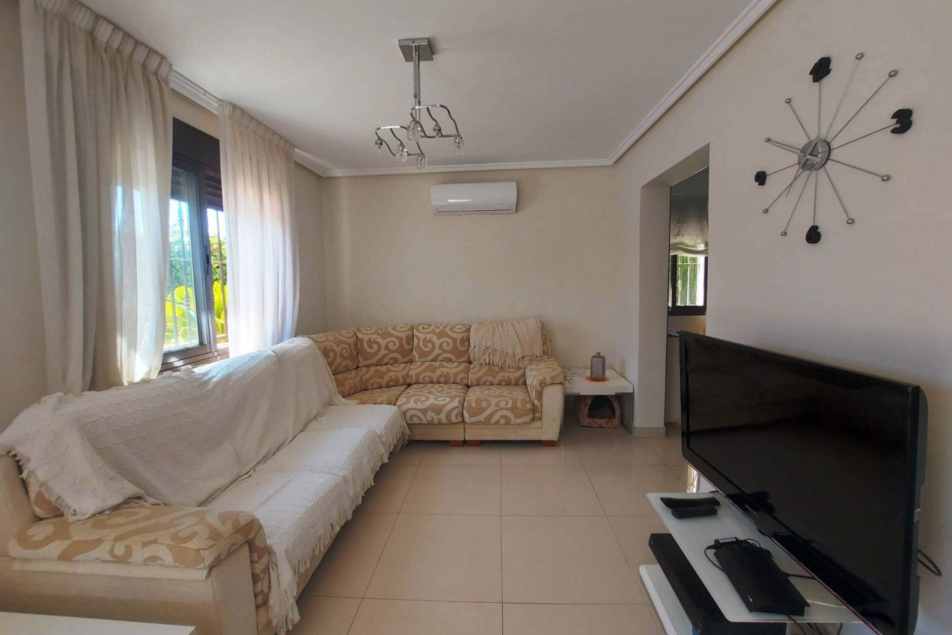 Herverkoop - Villa (alleenstaand) -
Ciudad Quesada