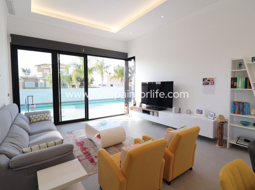 Herverkoop - Villa (alleenstaand) -
Formentera Del Segura - Fincas de La Vega