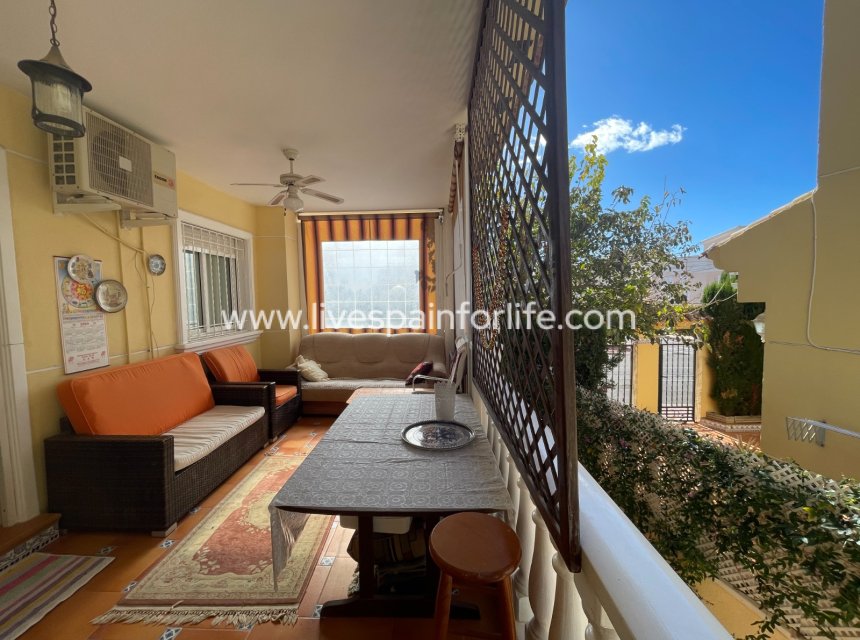 Herverkoop - Villa (alleenstaand) -
Guardamar del Segura