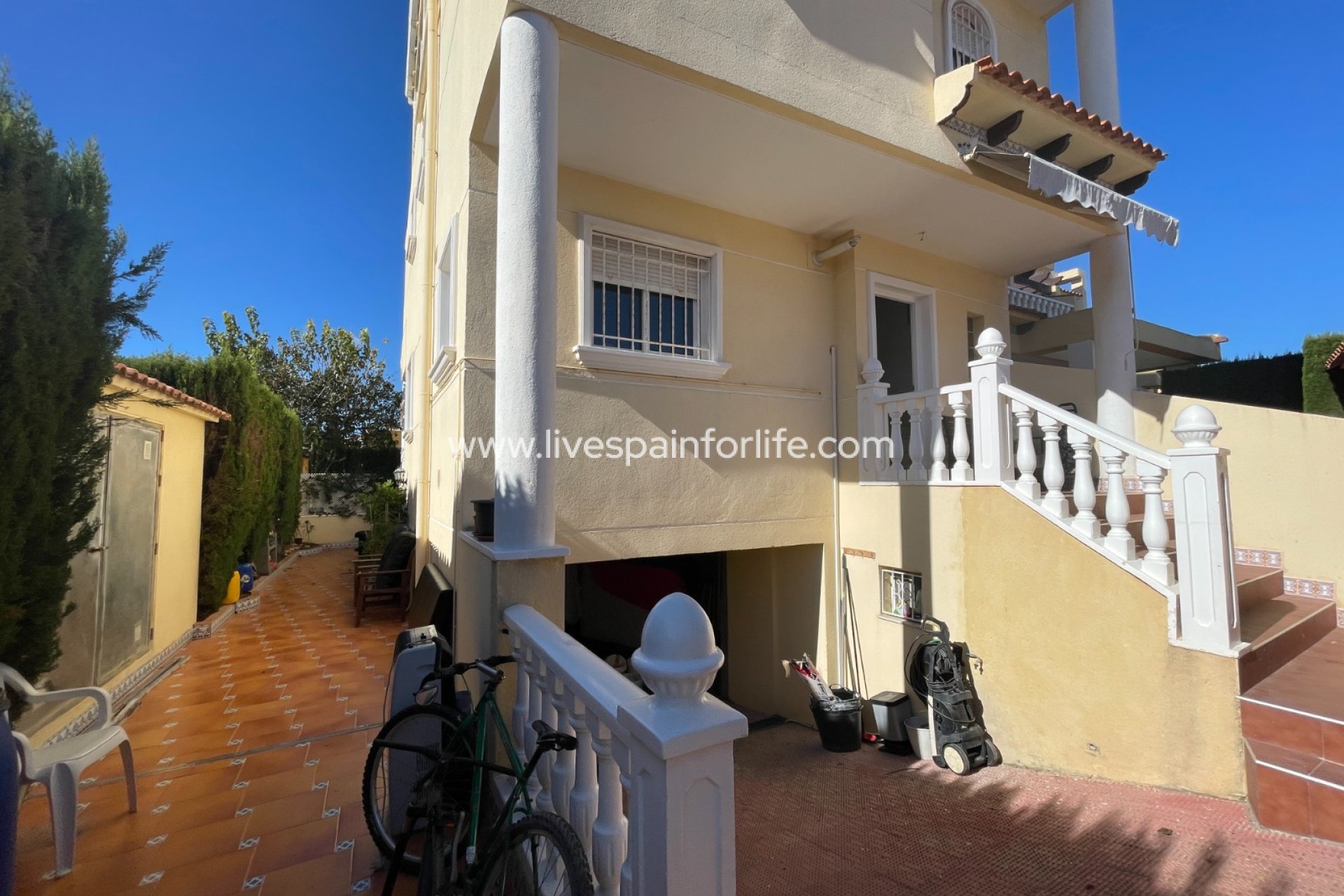 Herverkoop - Villa (alleenstaand) -
Guardamar del Segura