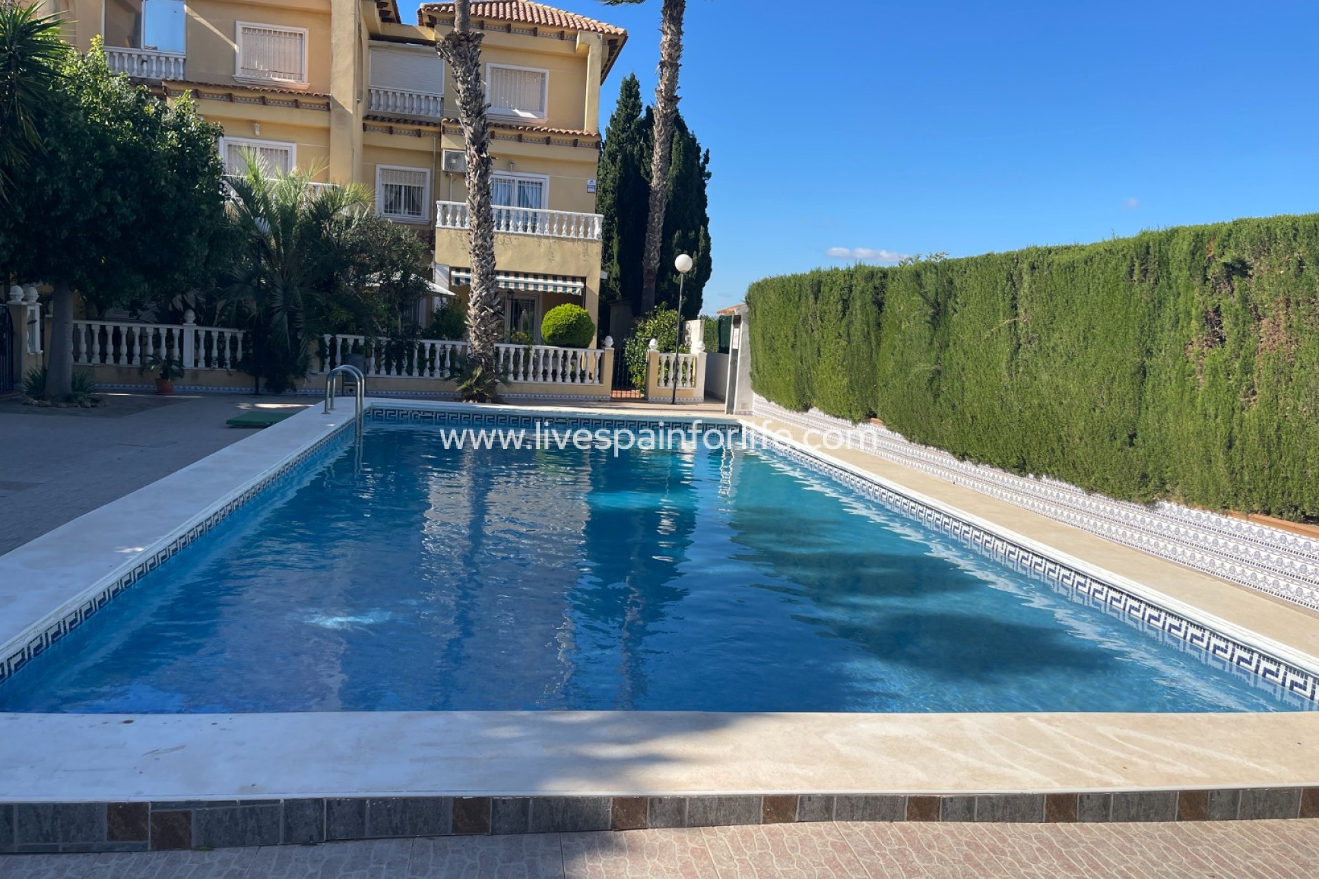 Herverkoop - Villa (alleenstaand) -
Guardamar del Segura