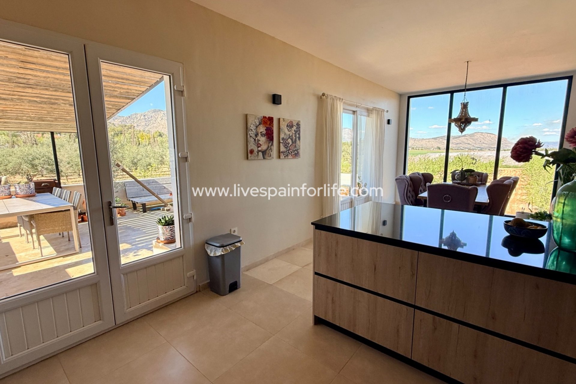 Herverkoop - Villa (alleenstaand) -
Hondon De Las Nieves