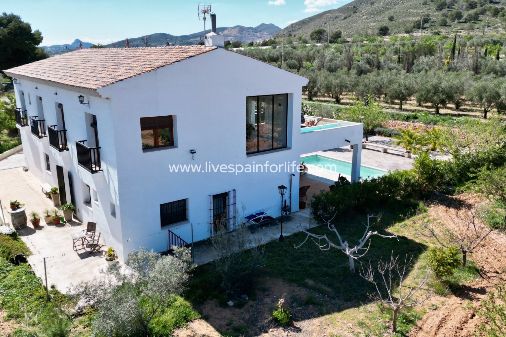 Herverkoop - Villa (alleenstaand) -
Hondon De Las Nieves