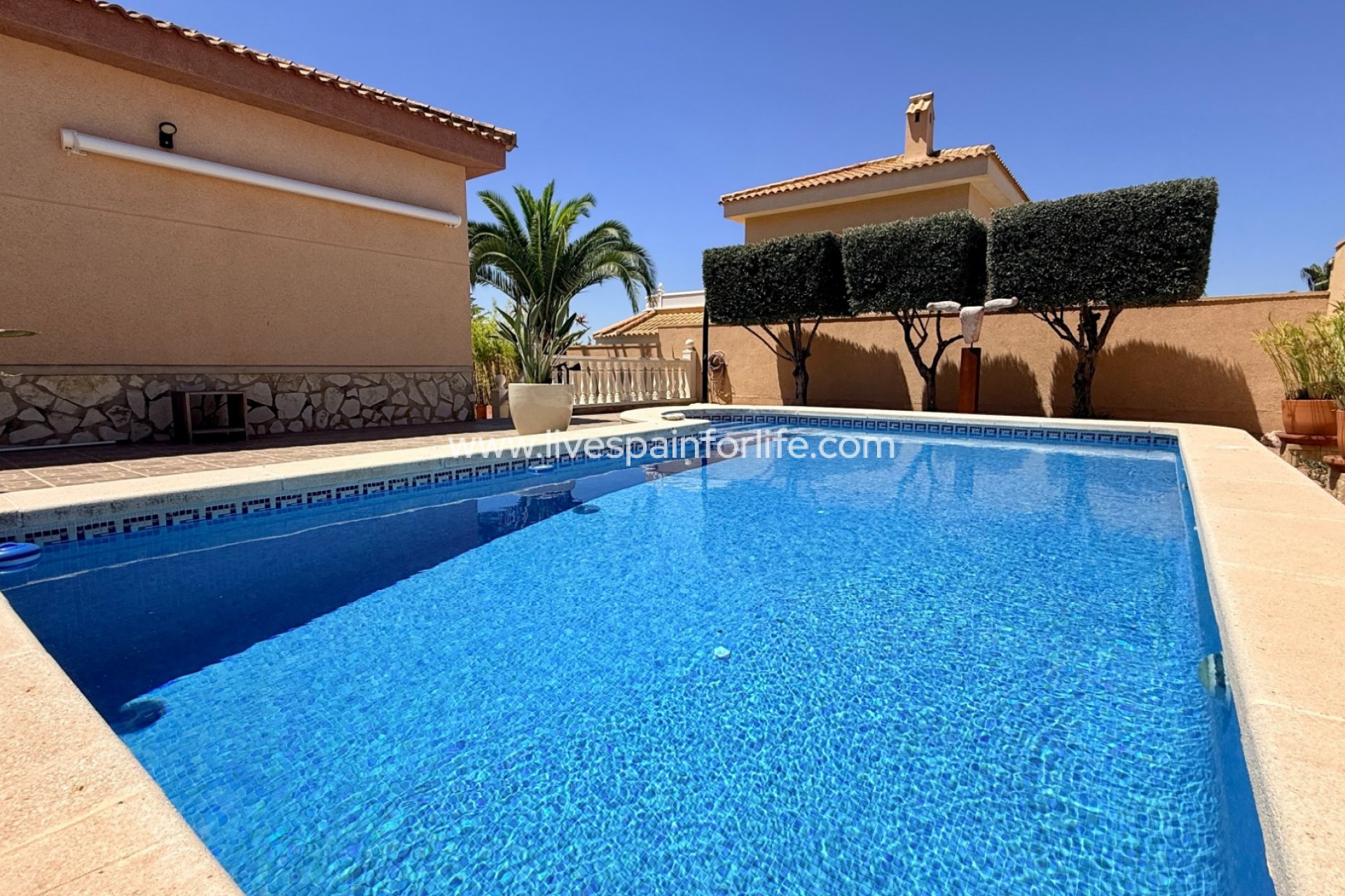 Herverkoop - Villa (alleenstaand) -
Hondon De Las Nieves