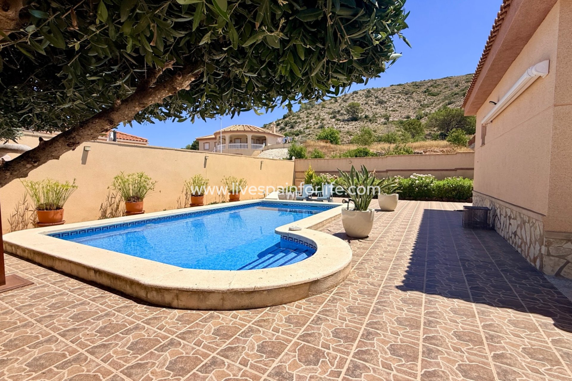 Herverkoop - Villa (alleenstaand) -
Hondon De Las Nieves