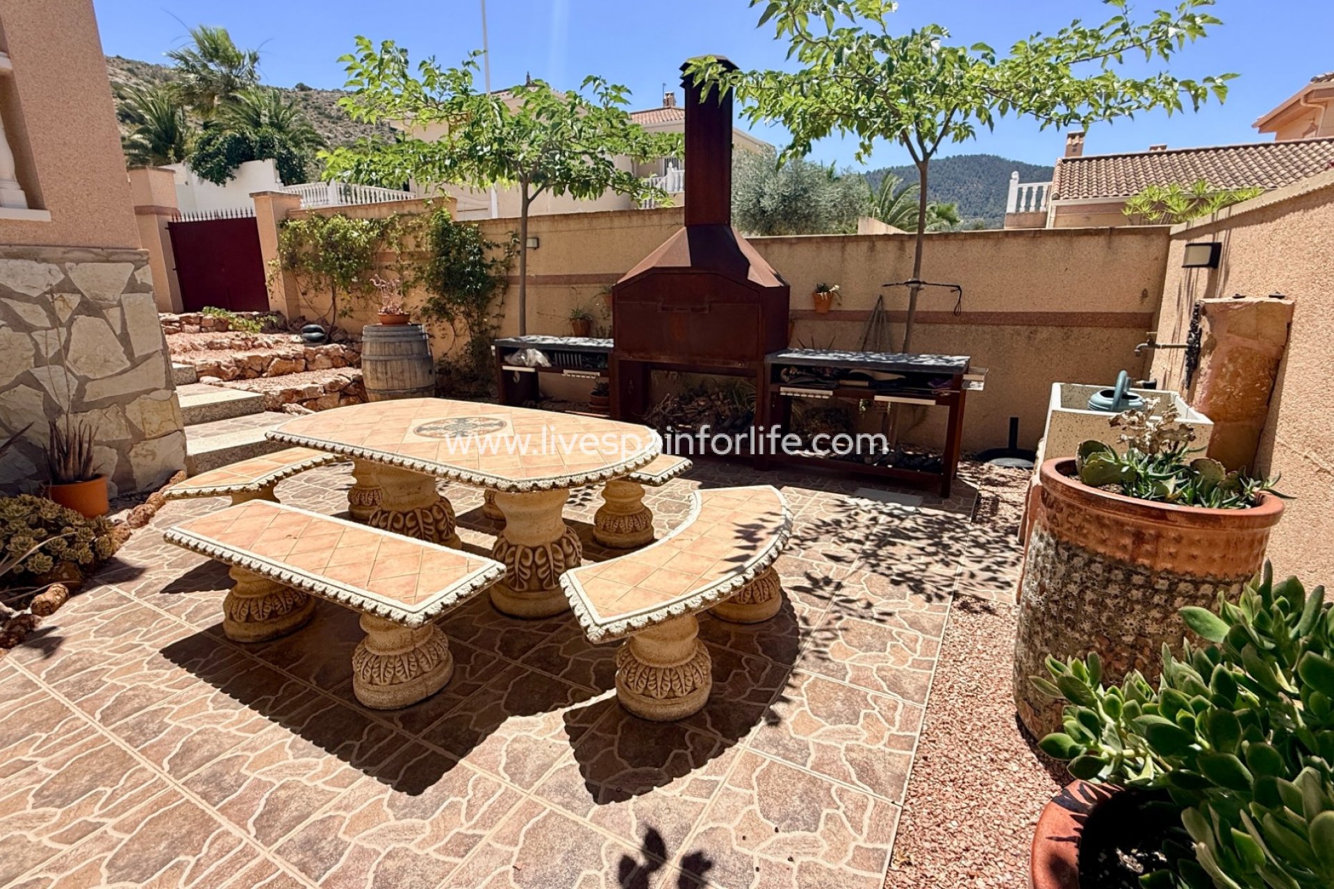 Herverkoop - Villa (alleenstaand) -
Hondon De Las Nieves