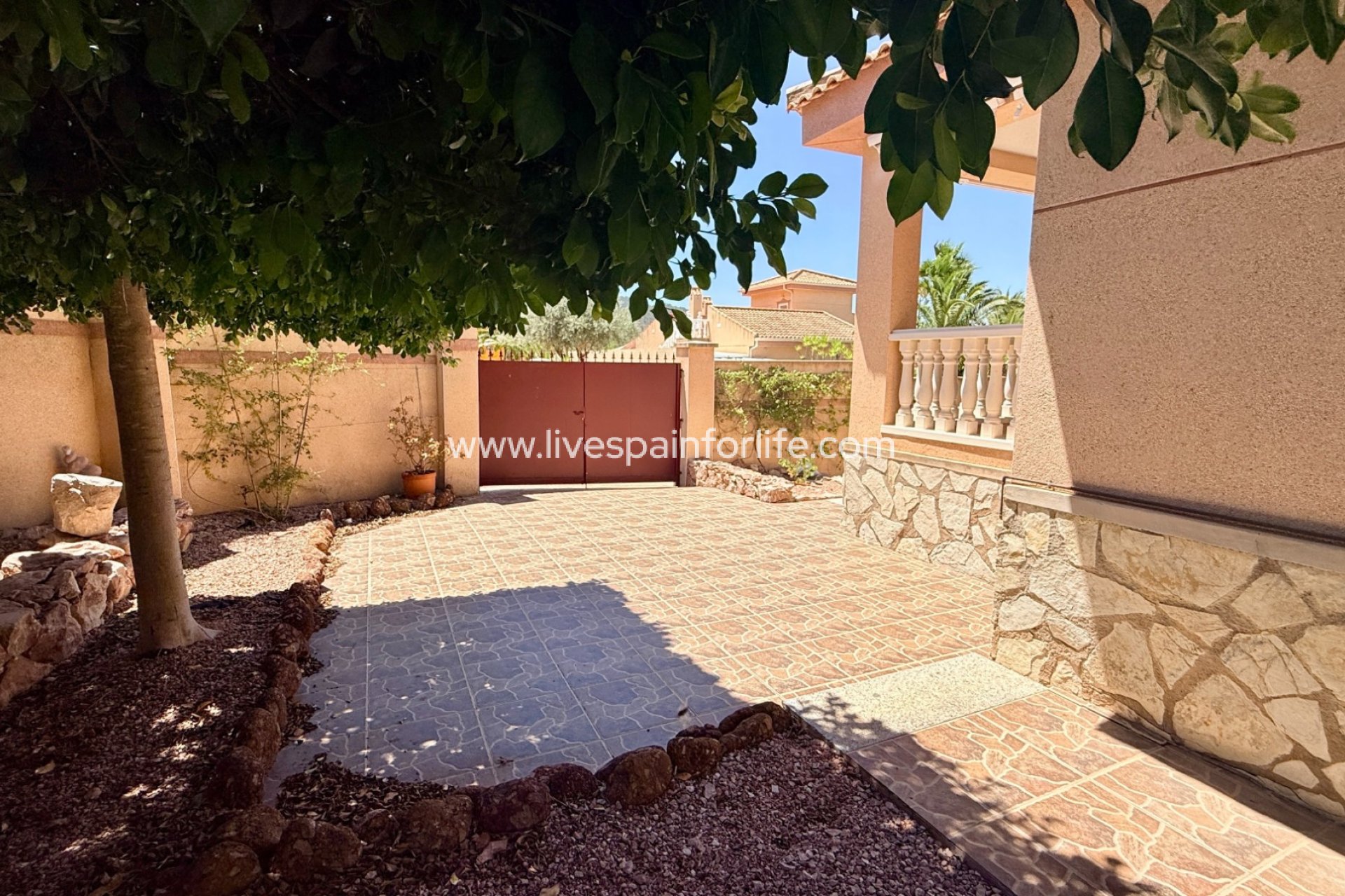 Herverkoop - Villa (alleenstaand) -
Hondon De Las Nieves