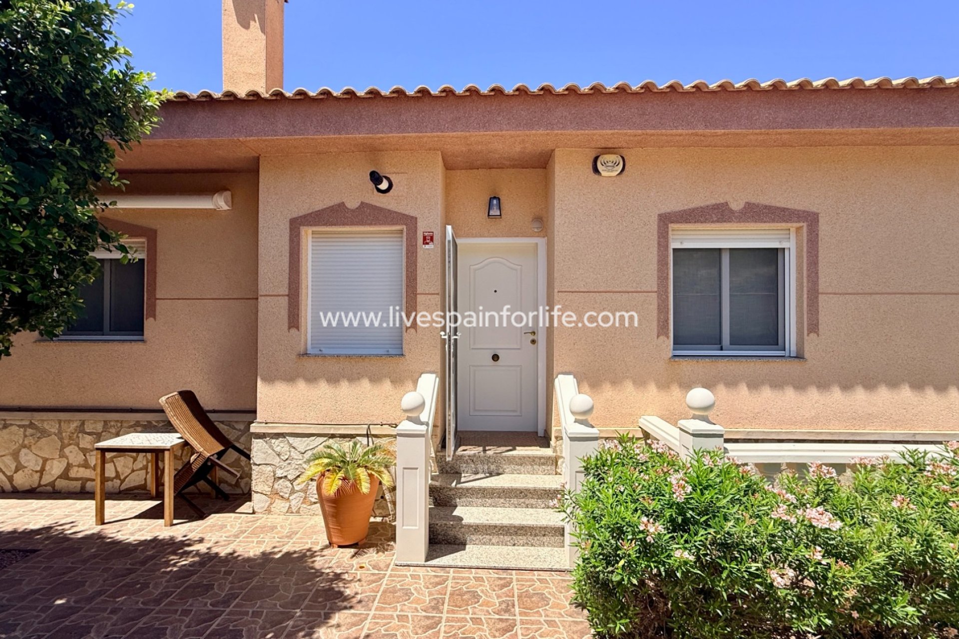 Herverkoop - Villa (alleenstaand) -
Hondon De Las Nieves