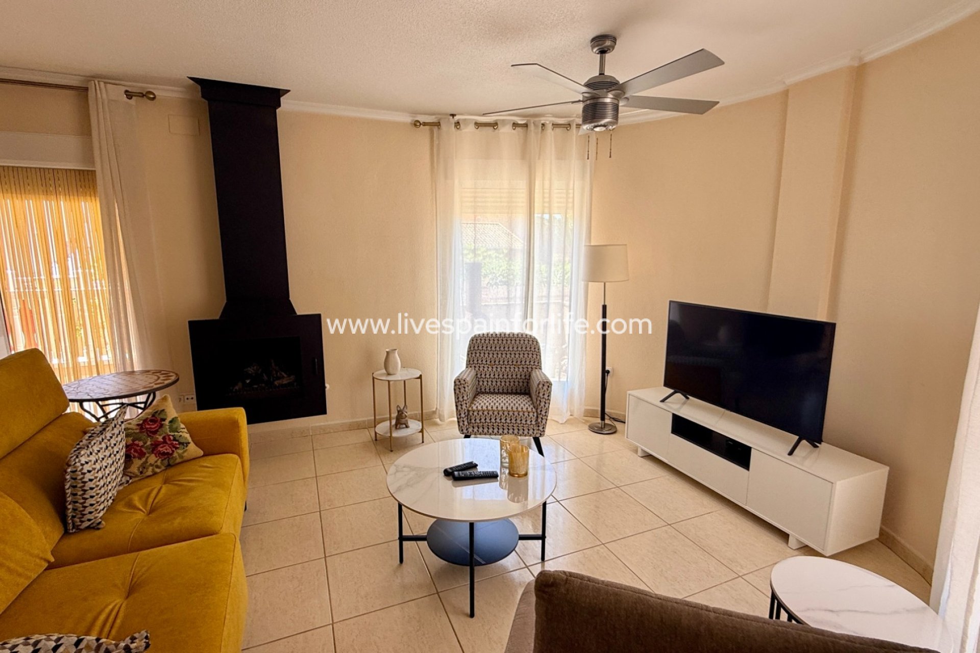 Herverkoop - Villa (alleenstaand) -
Hondon De Las Nieves