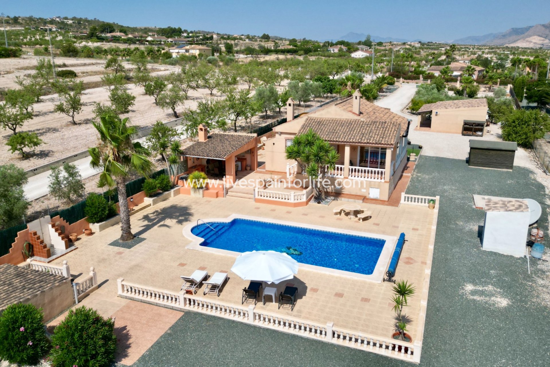 Herverkoop - Villa (alleenstaand) -
Hondon De Los Frailes