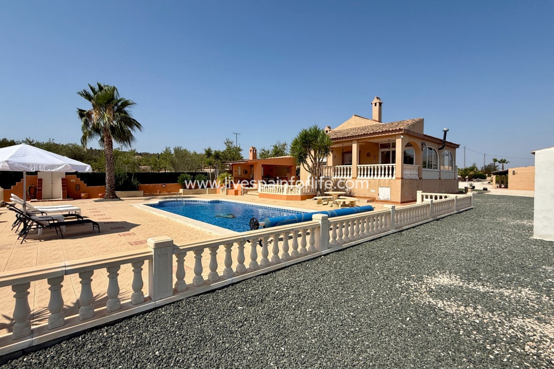 Herverkoop - Villa (alleenstaand) -
Hondon De Los Frailes