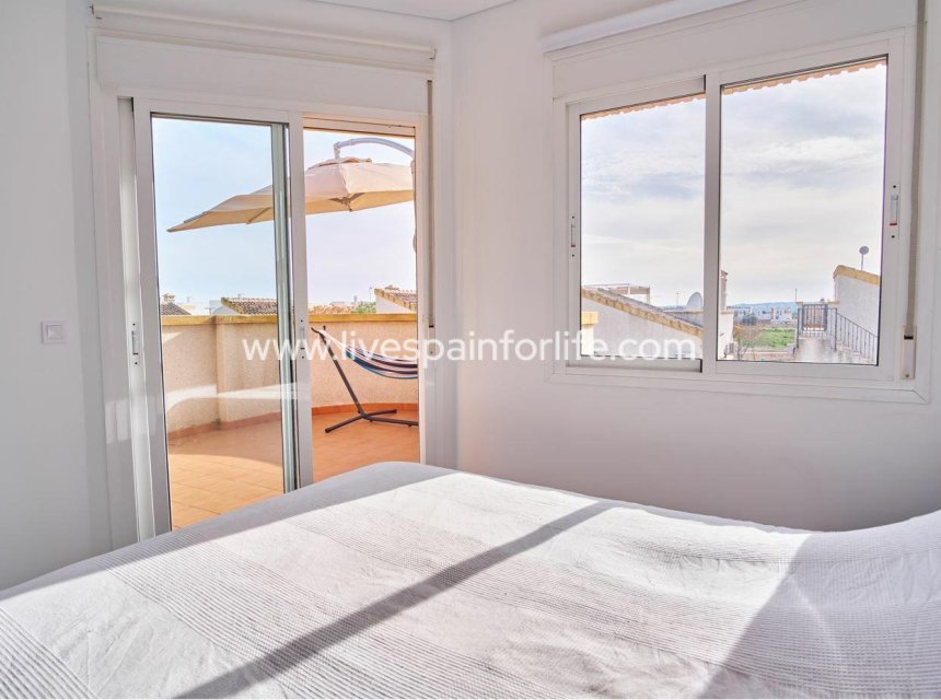 Herverkoop - Villa (alleenstaand) -
Los Montesinos - La Herrada
