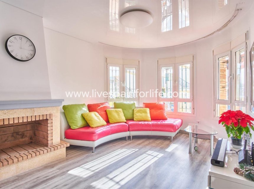 Herverkoop - Villa (alleenstaand) -
Los Montesinos - La Herrada