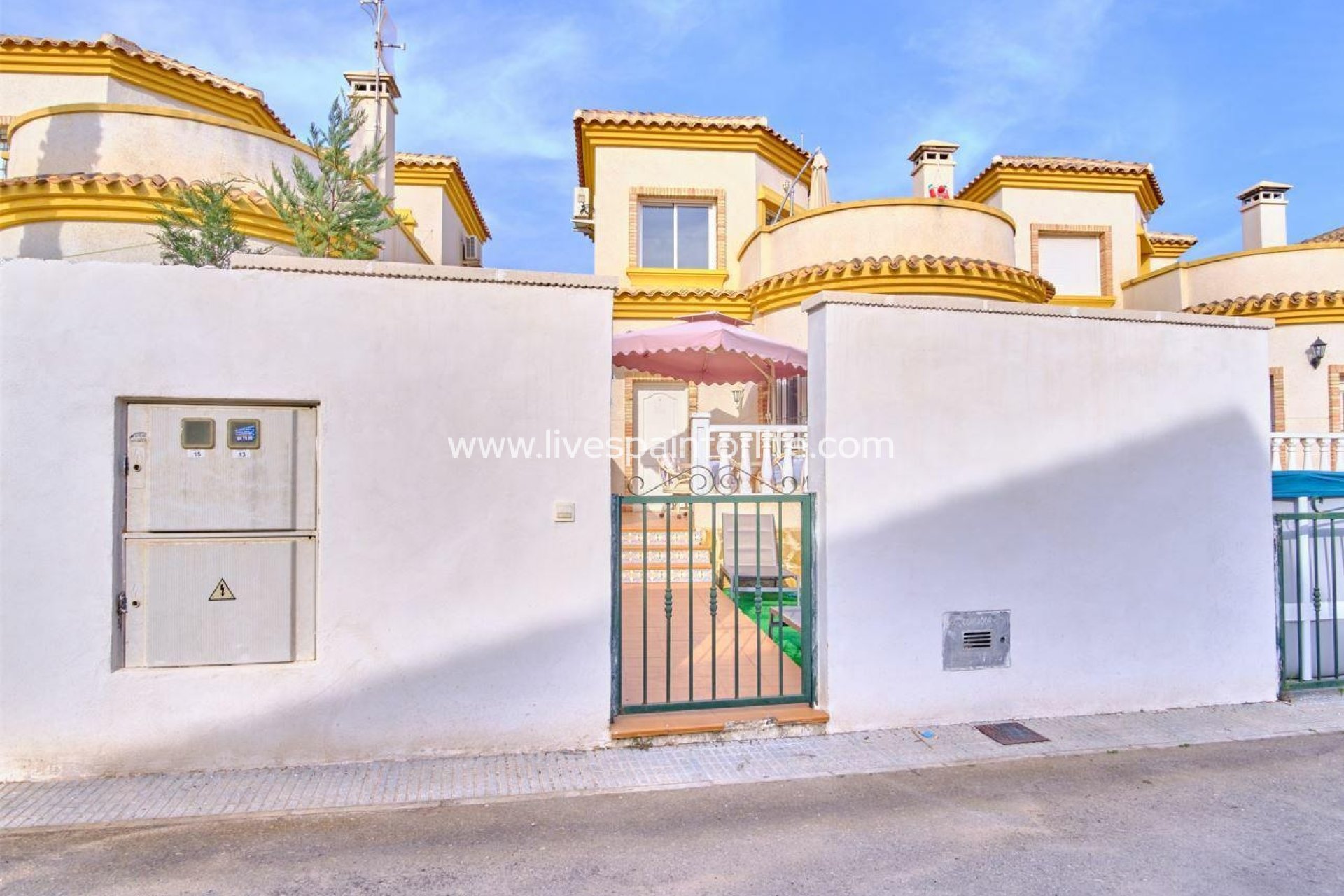 Herverkoop - Villa (alleenstaand) -
Los Montesinos - La Herrada
