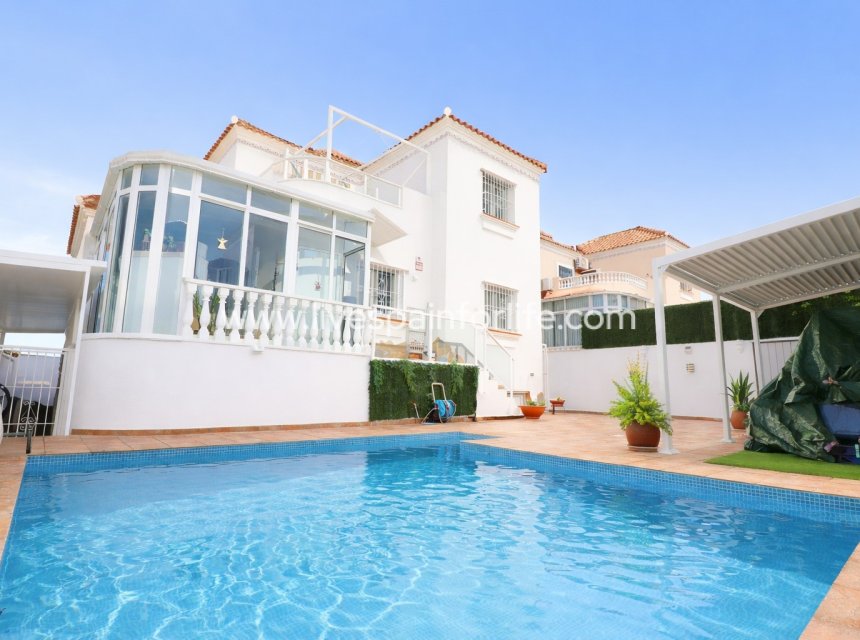 Herverkoop - Villa (alleenstaand) -
Orihuela Costa - Villamartin