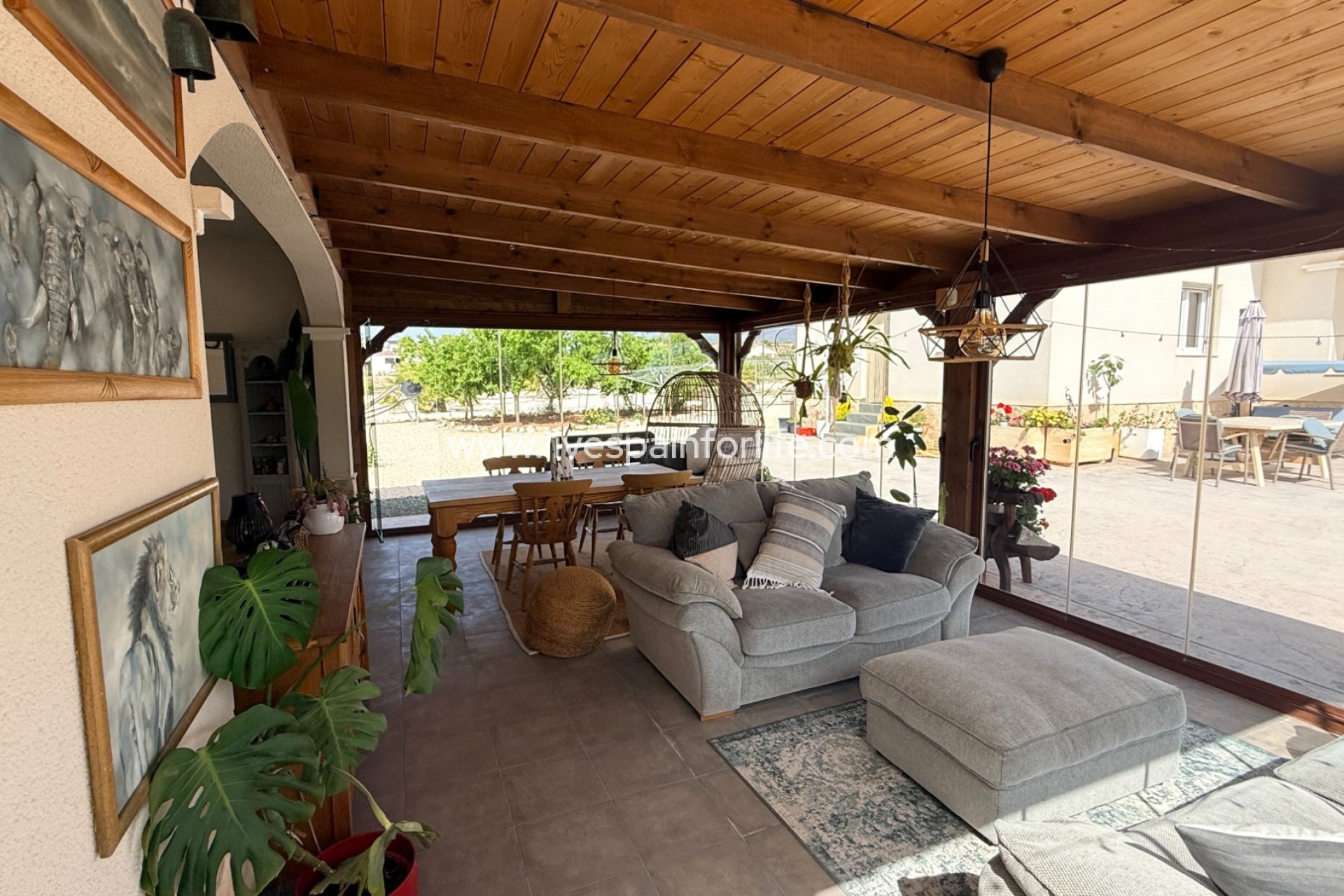 Herverkoop - Villa (alleenstaand) -
Pinoso