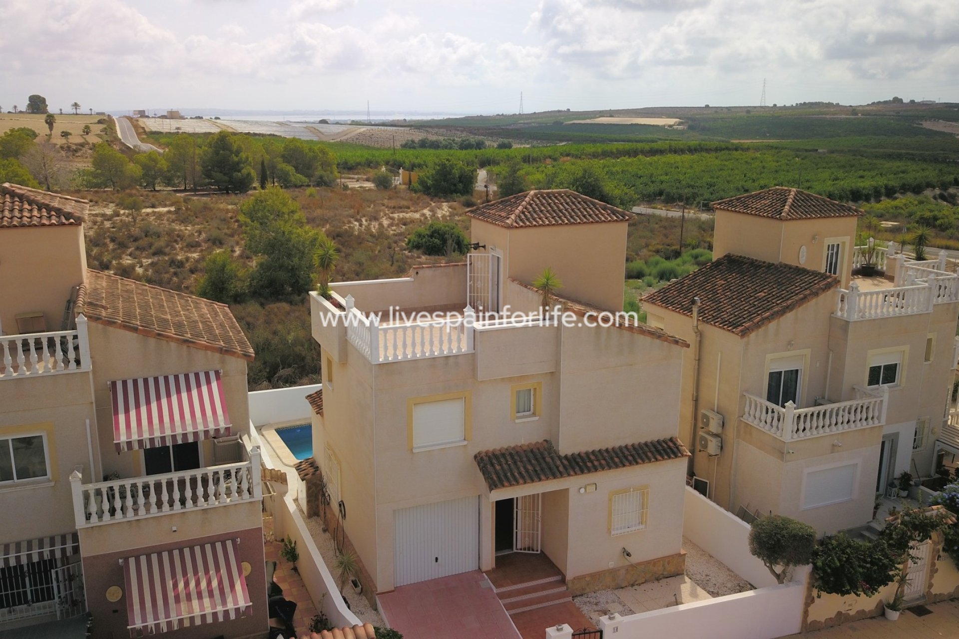 Herverkoop - Villa (alleenstaand) -
San Miguel De Salinas - Lake View Mansions