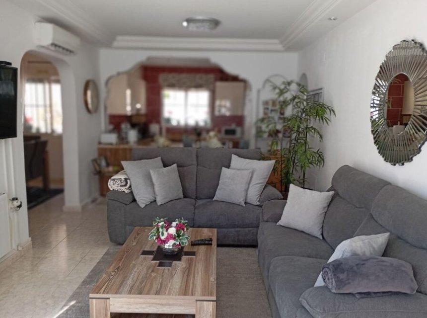 Herverkoop - Villa (alleenstaand) -
Villamartin