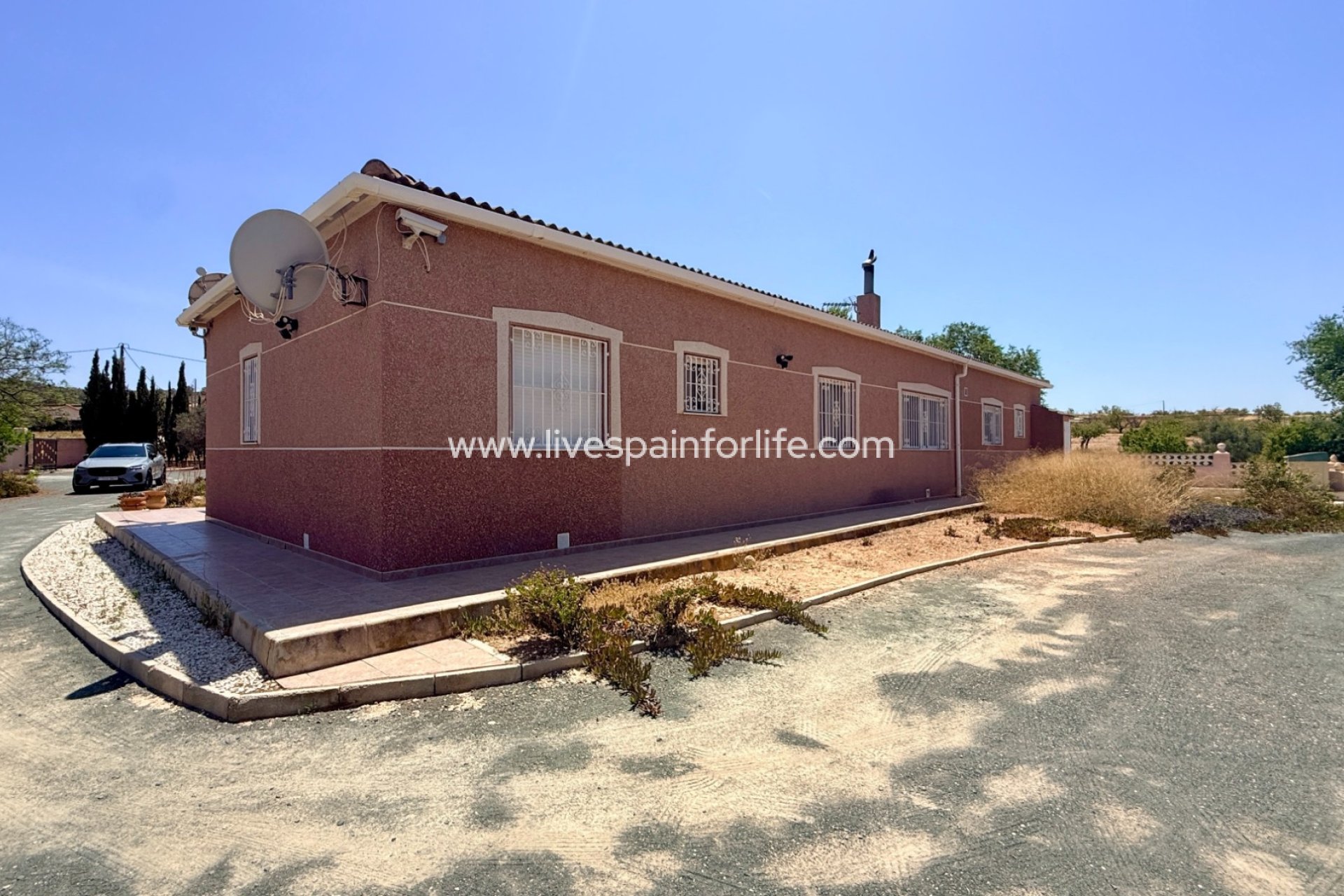  -  -
Hondon De Los Frailes - 