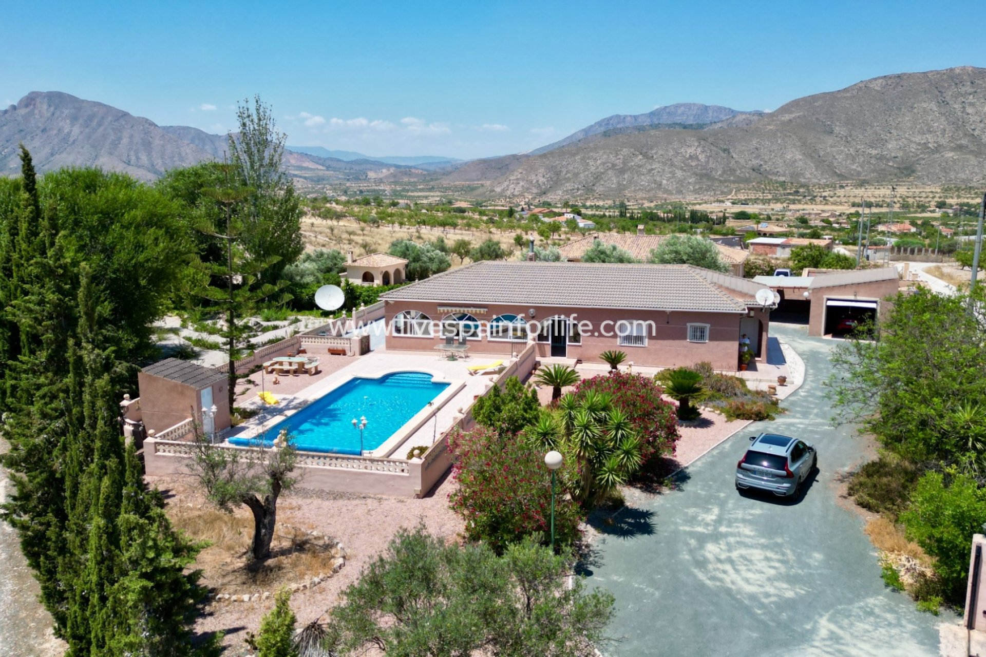  -  -
Hondon De Los Frailes - 