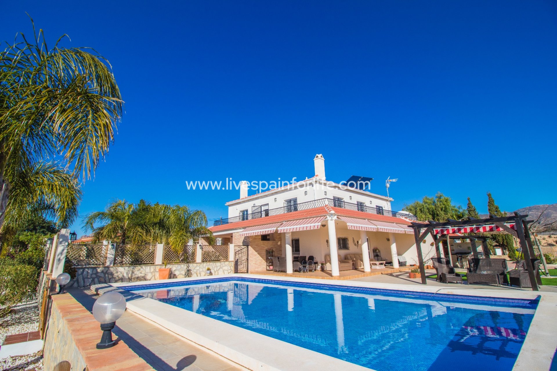 House overlooking the pool