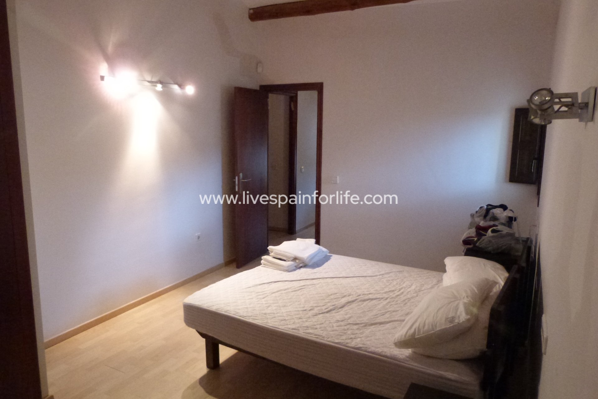  -  -
Ibi - Ibi - Country