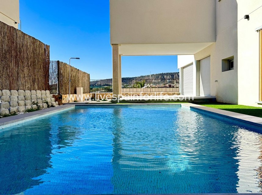  -  -
 - La Finca Golf