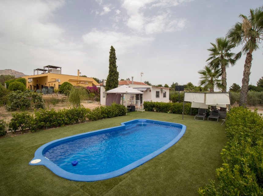 Langzeitmiete - Country house -
Albatera