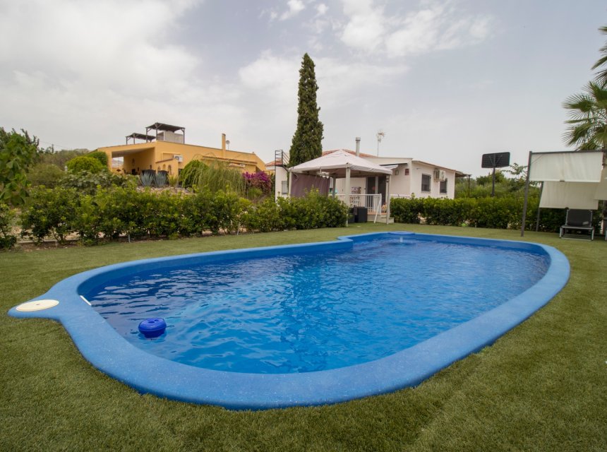 Langzeitmiete - Country house -
Albatera