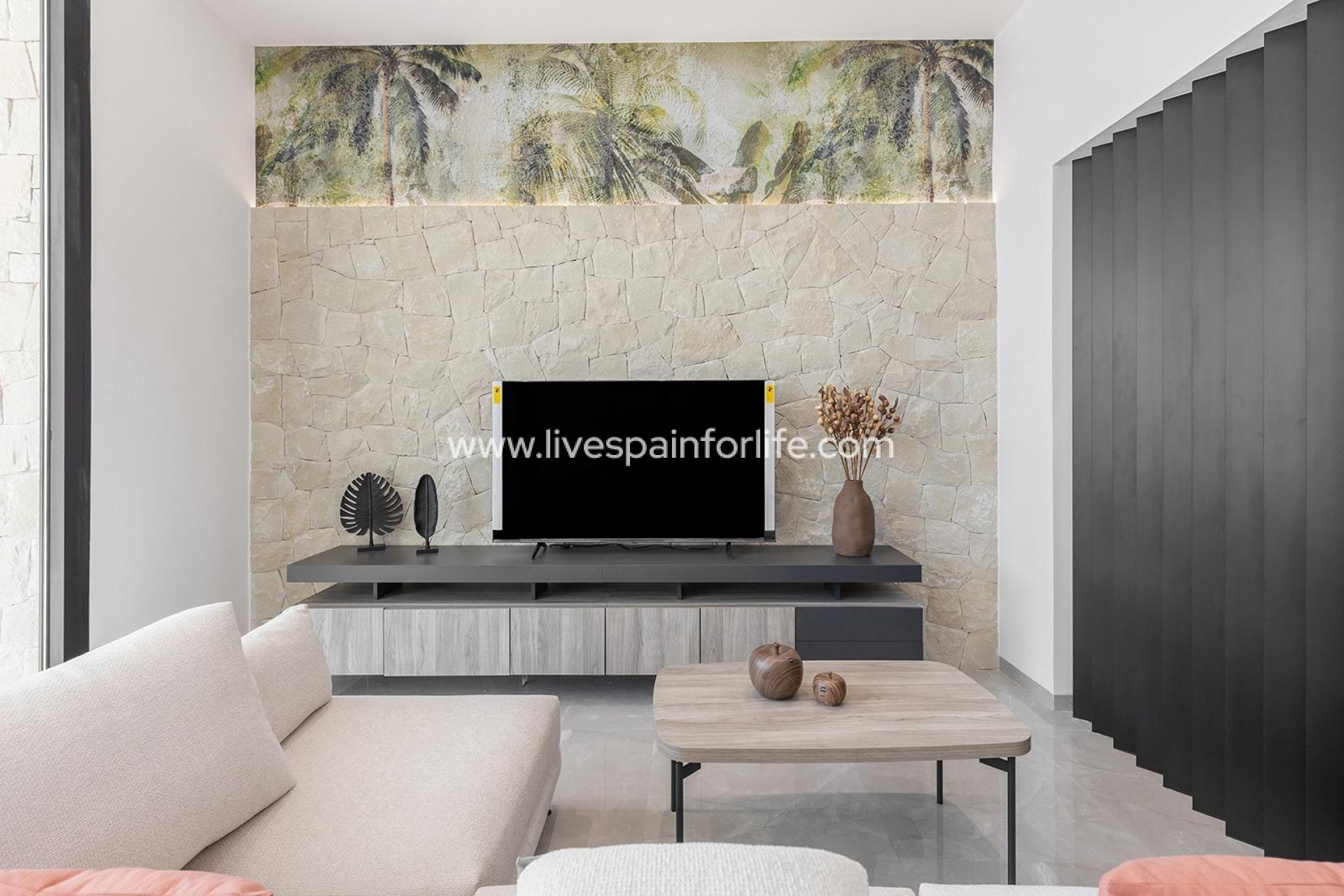  -  -
 - Los Balcones