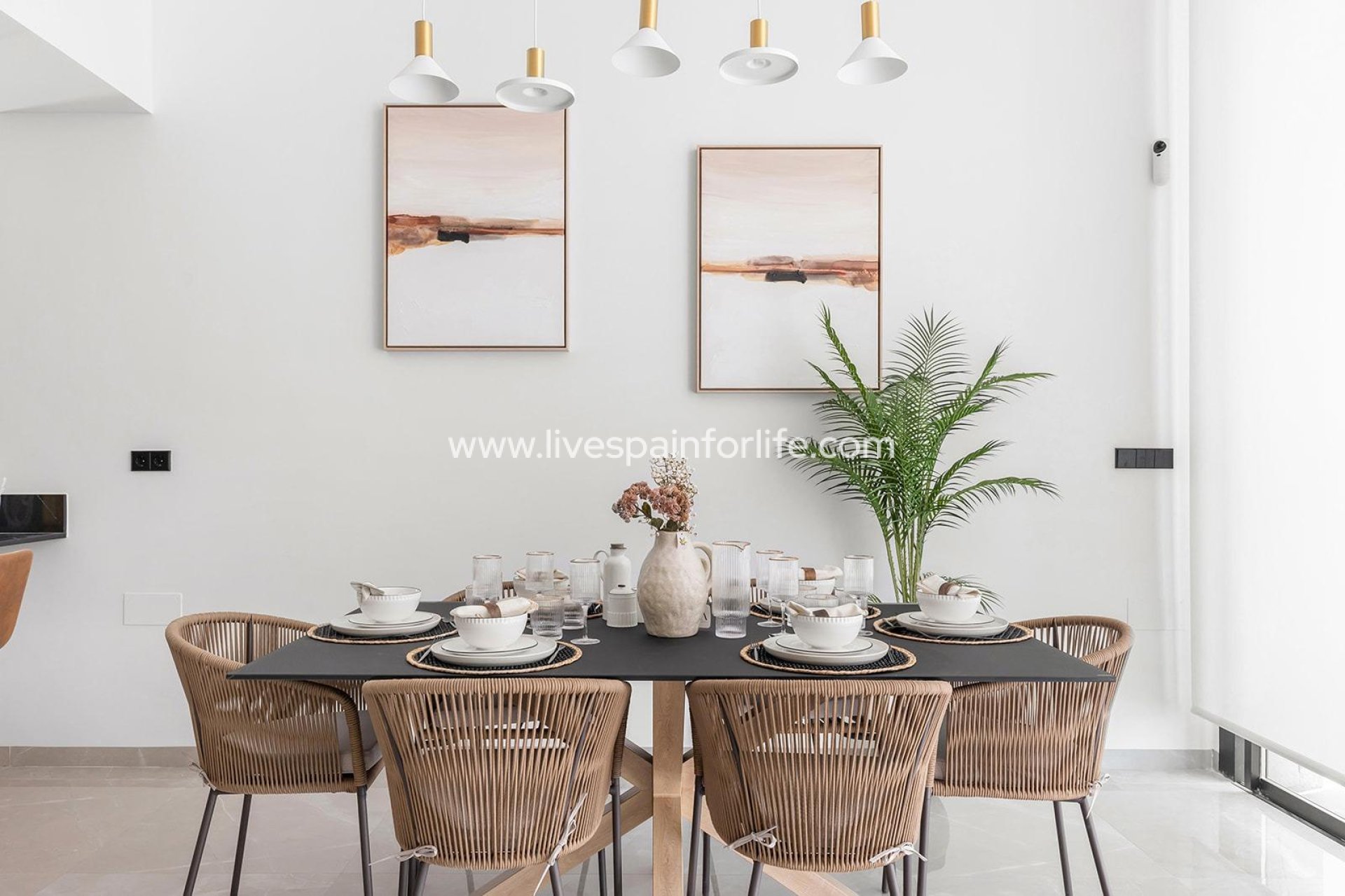  -  -
 - Los Balcones