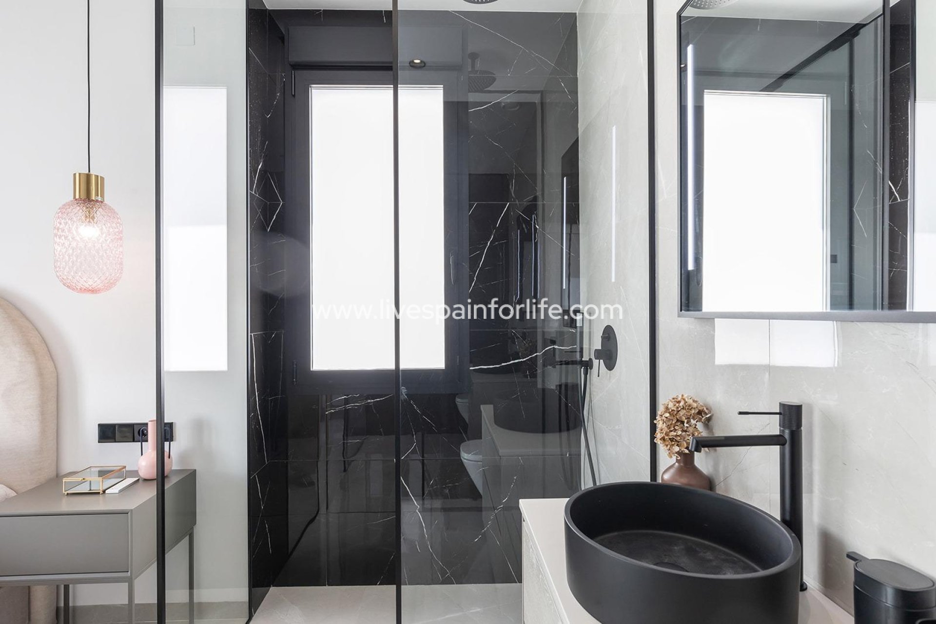  -  -
 - Los Balcones