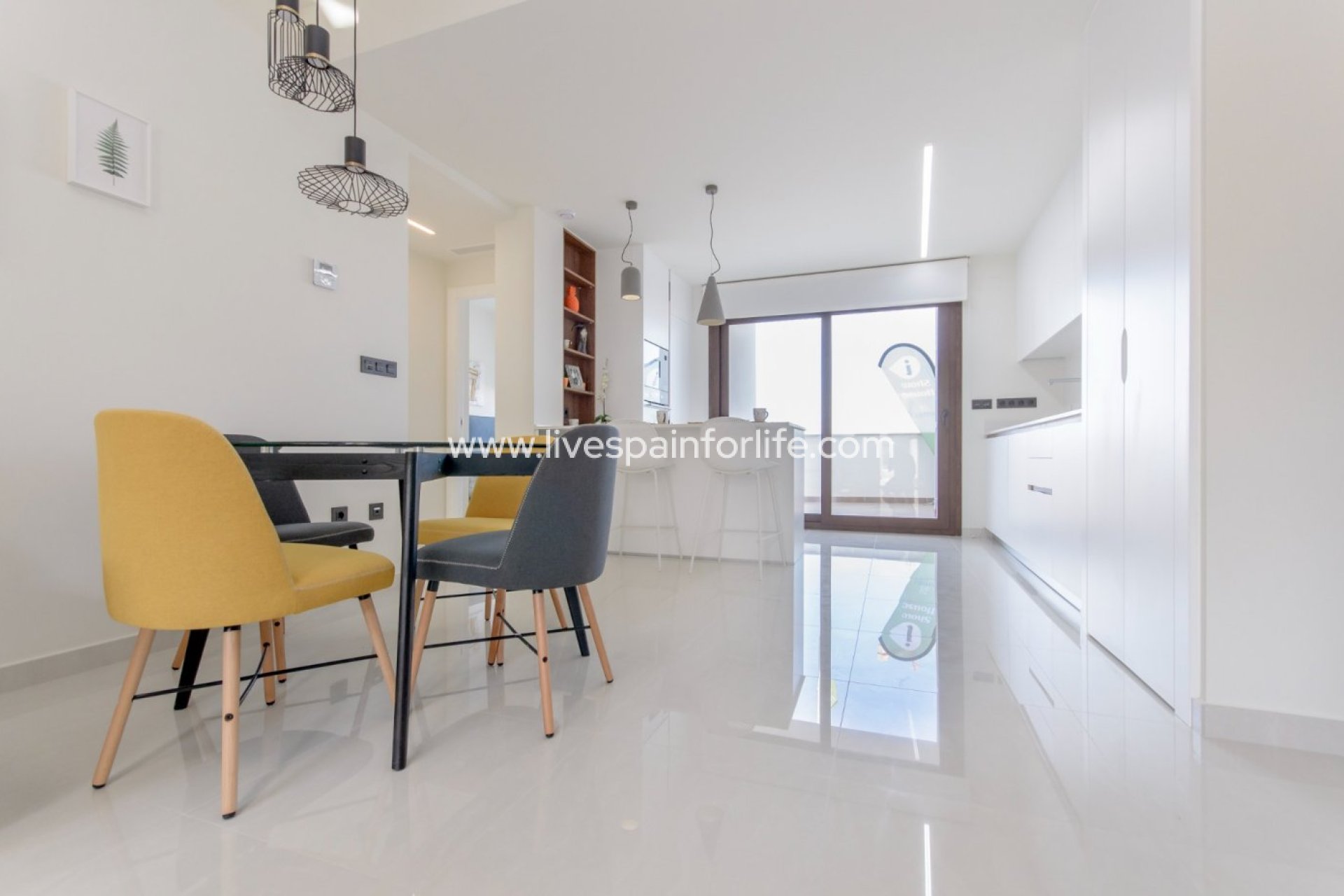  -  -
 - Los Balcones