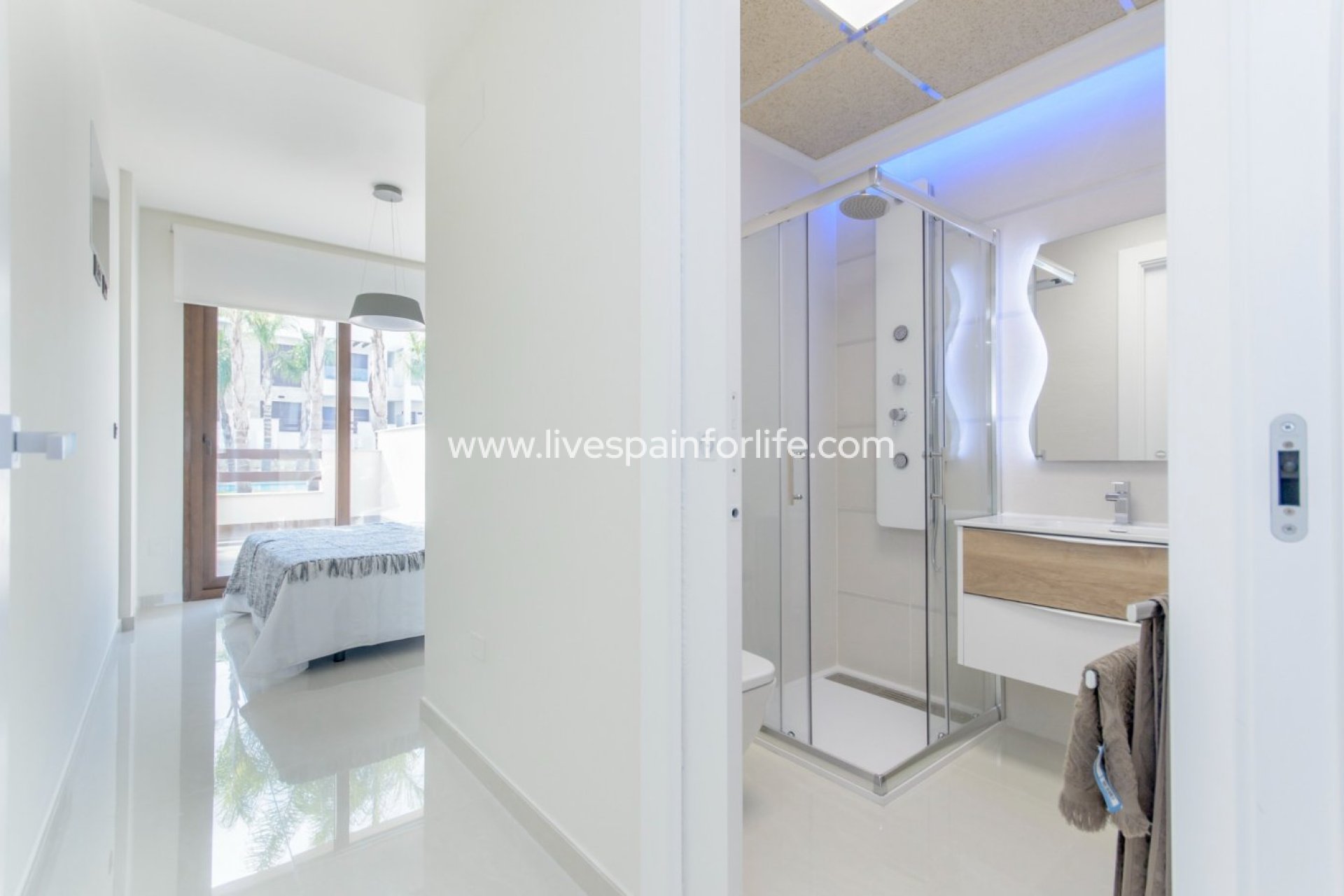  -  -
 - Los Balcones