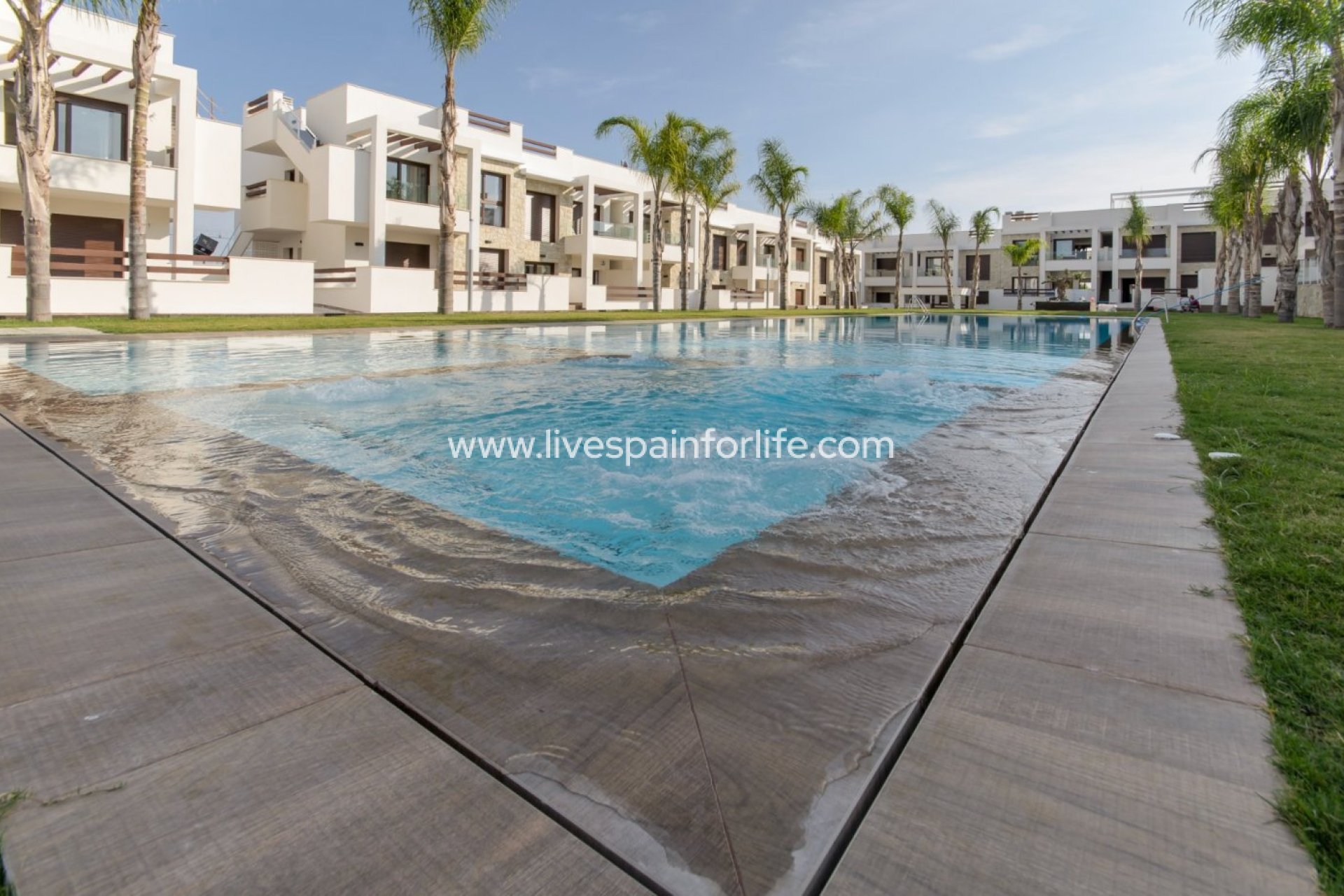  -  -
 - Los Balcones