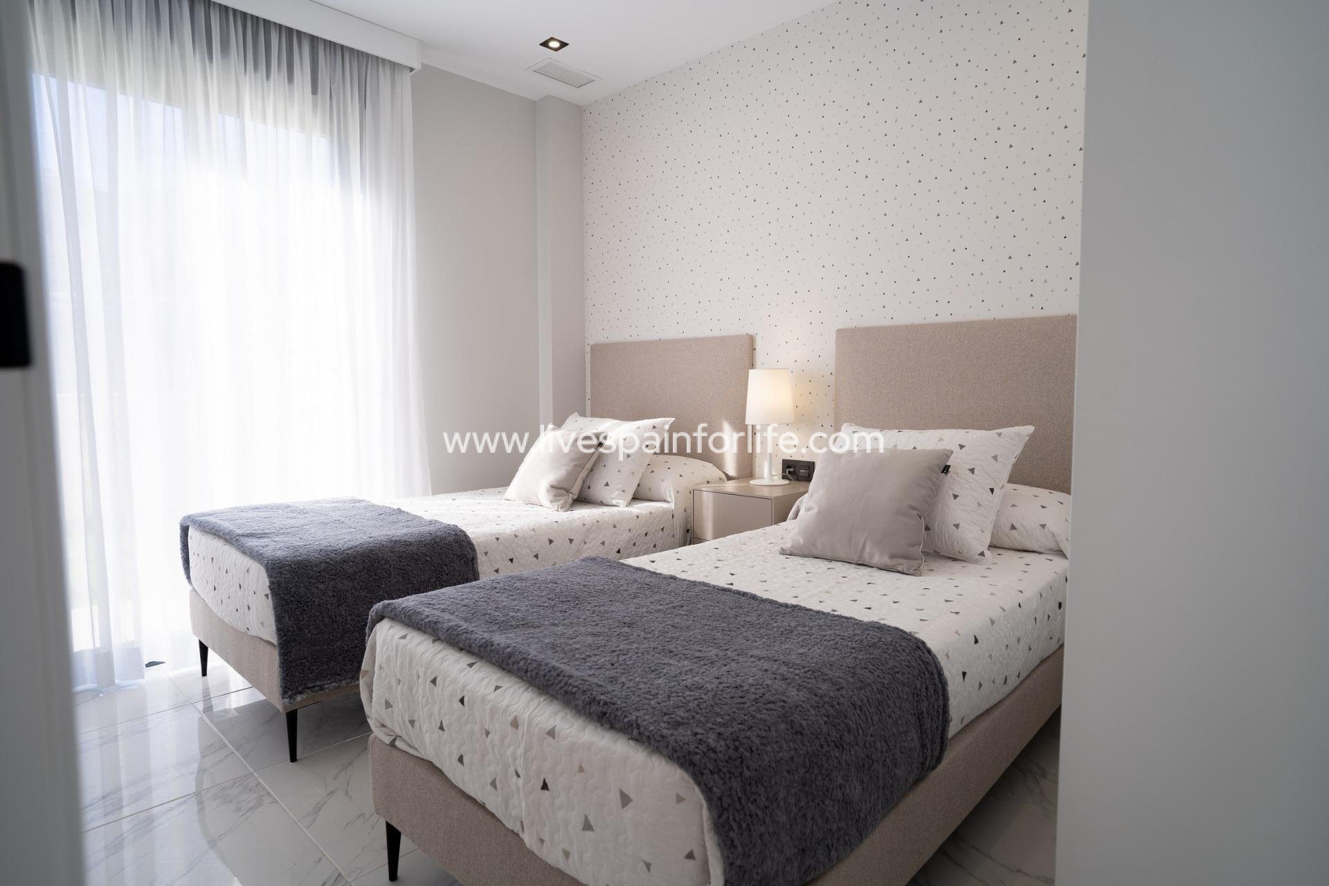 Neubau - Bungalow -
Pilar de la Horadada - Pueblo