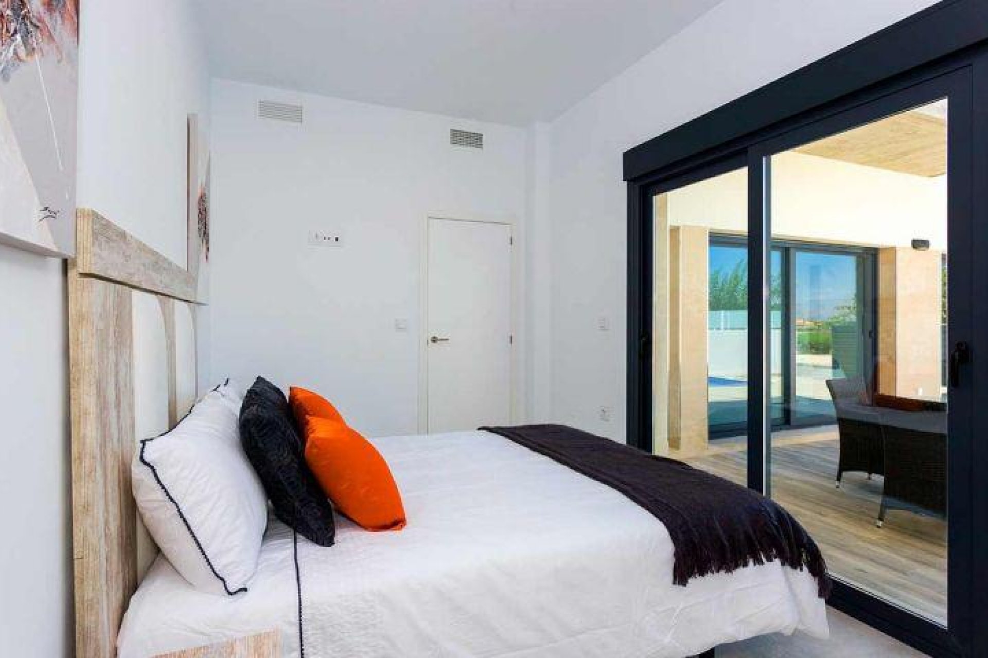 Neubau - Semi-detached house / Quad -
Daya Nueva