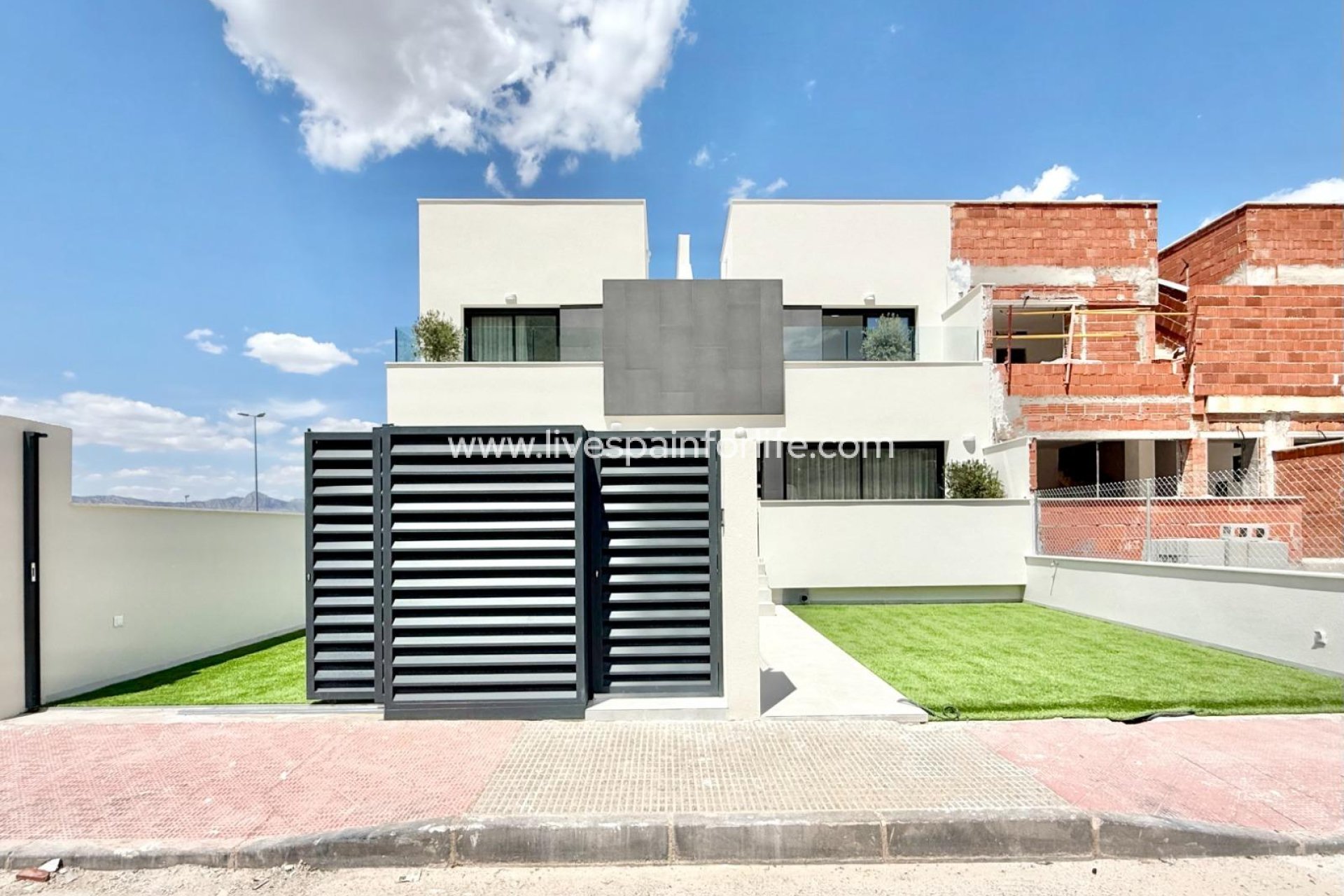 Neubau - Stadthaus -
Cox