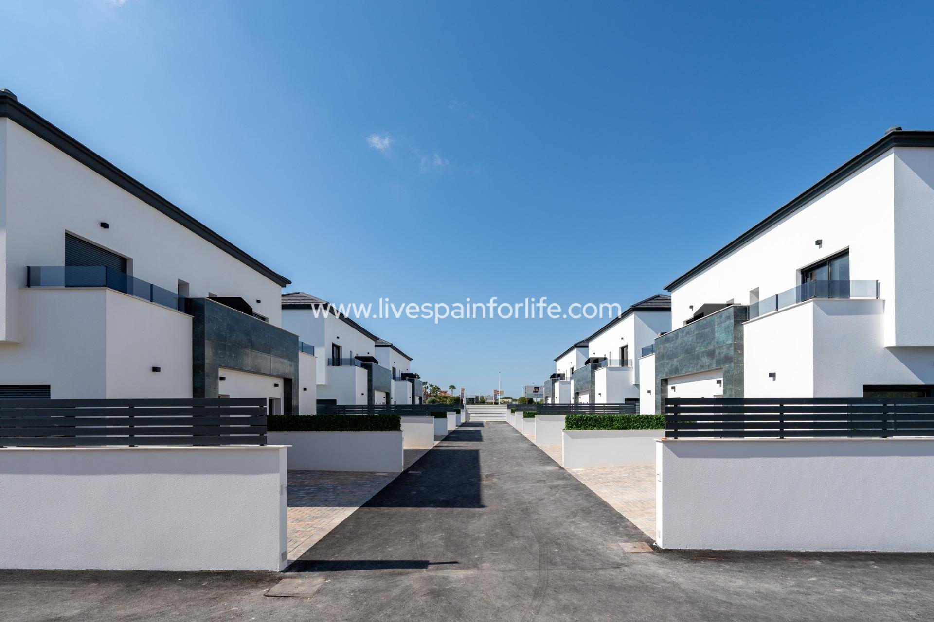 New build - Semi-detached house / Quad -
Gran Alacant