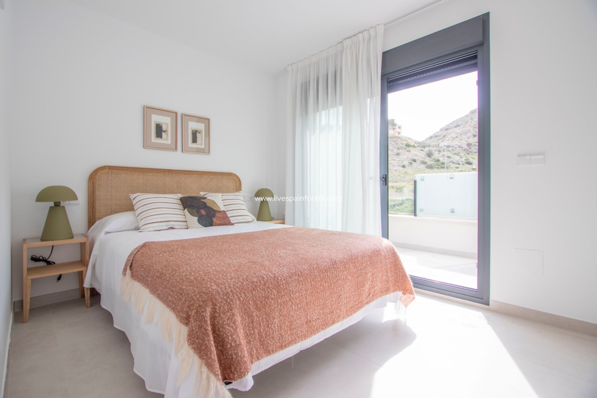 New build - Town house -
Cox - San Fernando