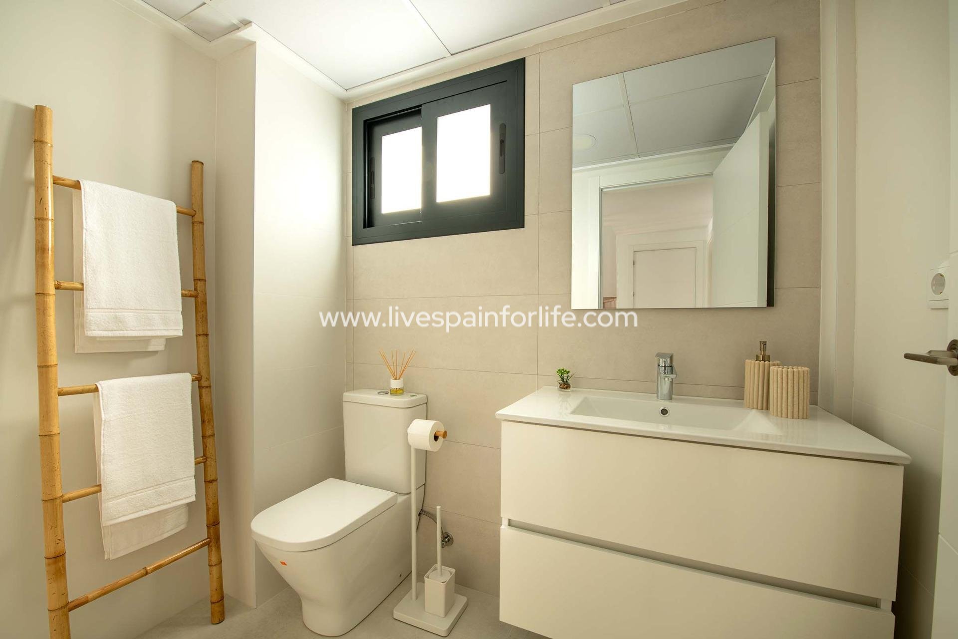 New build - Town house -
Cox - San Fernando