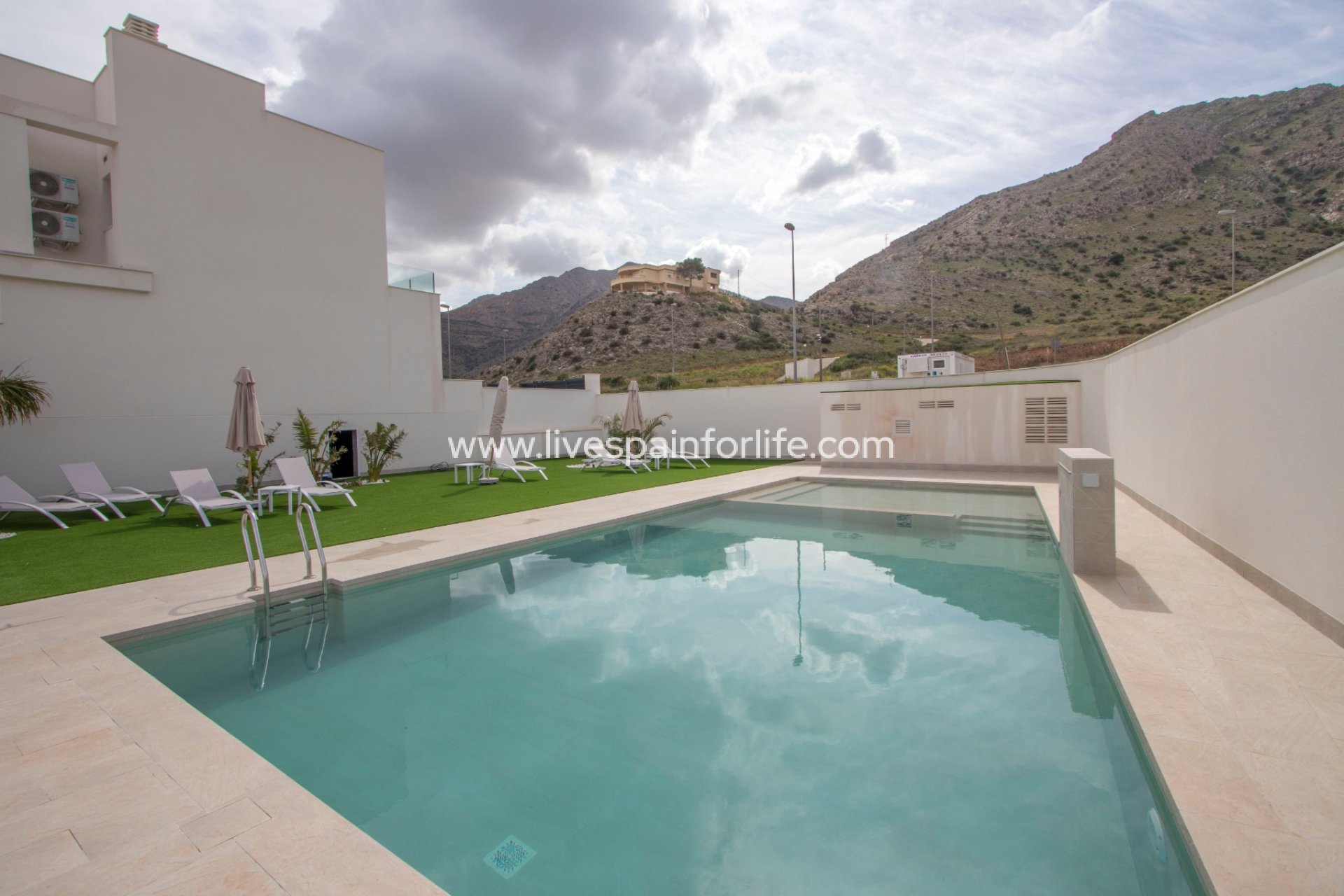 Nieuwbouw - Rijwoning -
Alicante