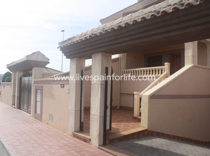 Nieuwbouw - Rijwoning -
Torrevieja - Los Altos