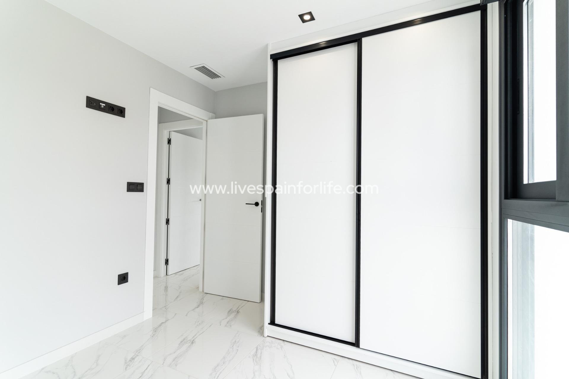 Nouvelle construction - Villa (indépendant) -
Orihuela Costa - Punta Prima