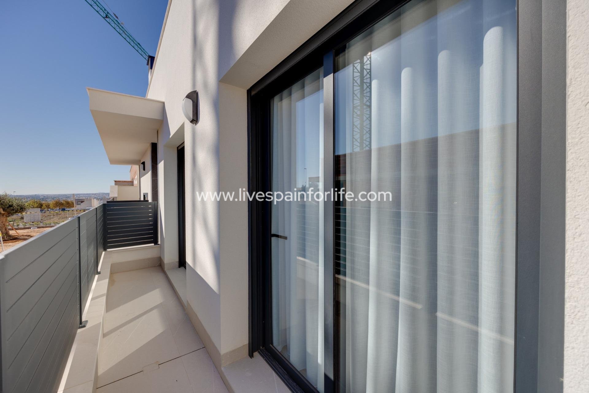 Nouvelle construction - Villa (indépendant) -
Torrevieja - Sector 25