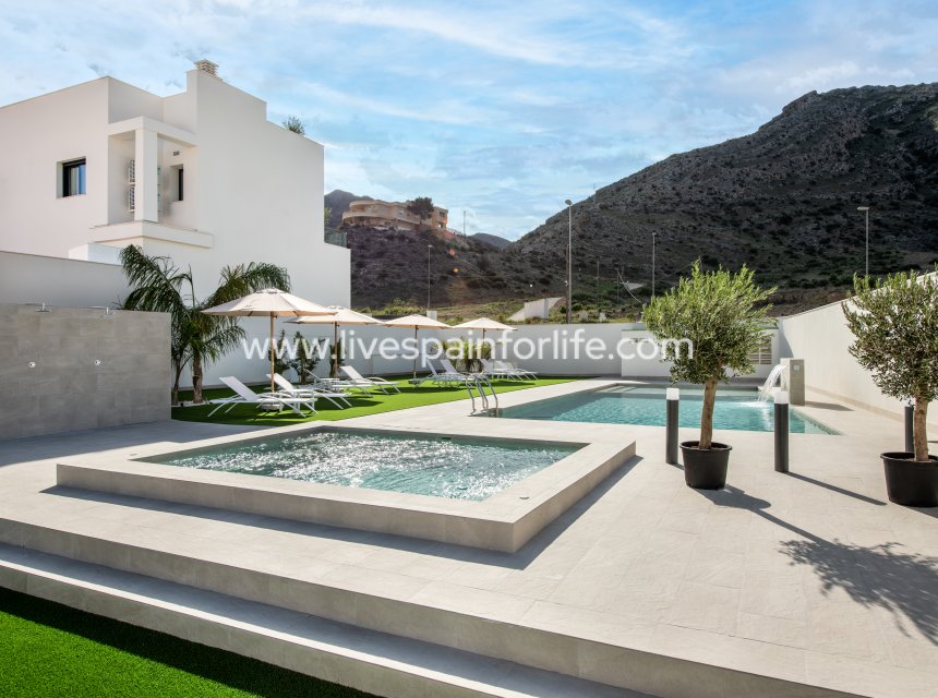 Nuevo - 2. Town house -
Cox