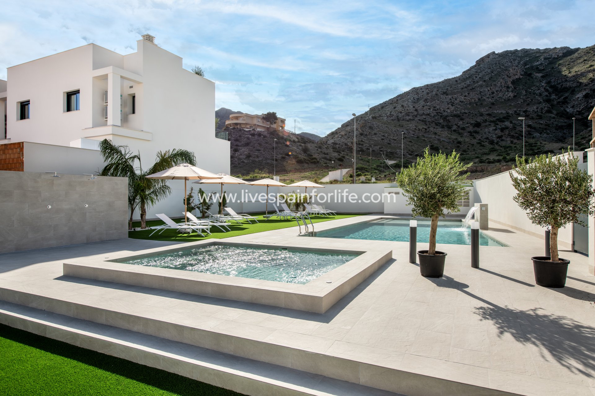 Nuevo - 2. Town house -
Cox